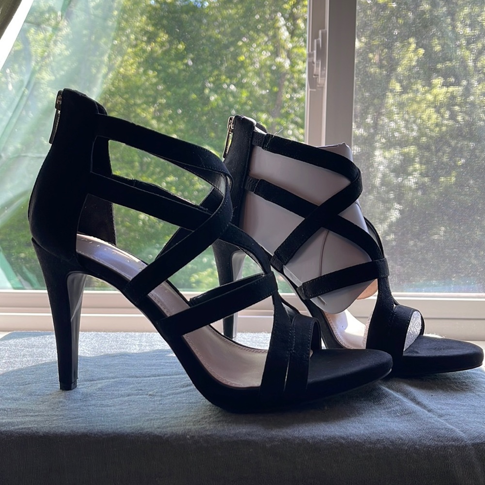 New in box! Sexy black heels!